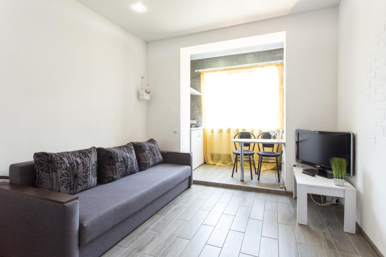 Well Located Studio - Yaroslavska Str. 21 Apartment Kharkiv Ngoại thất bức ảnh